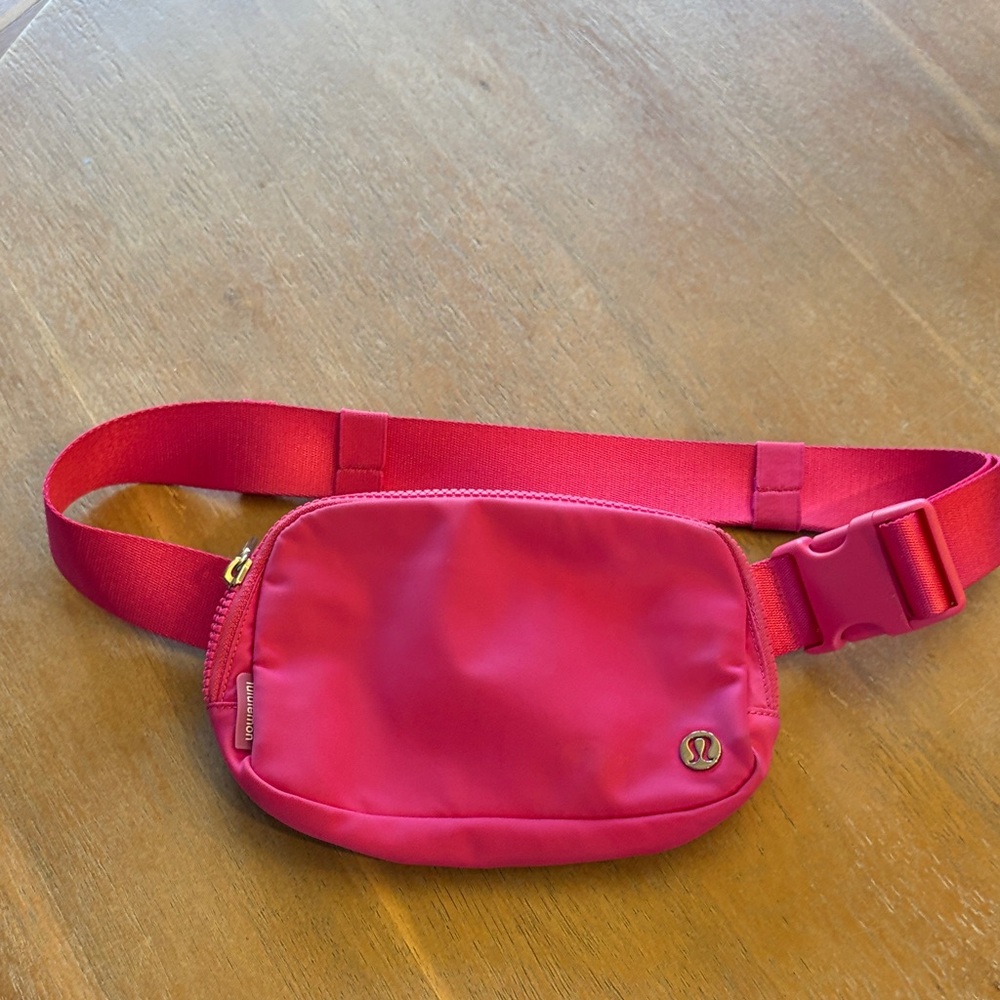 Lululemon Sonic Pink Belt Bag 1L